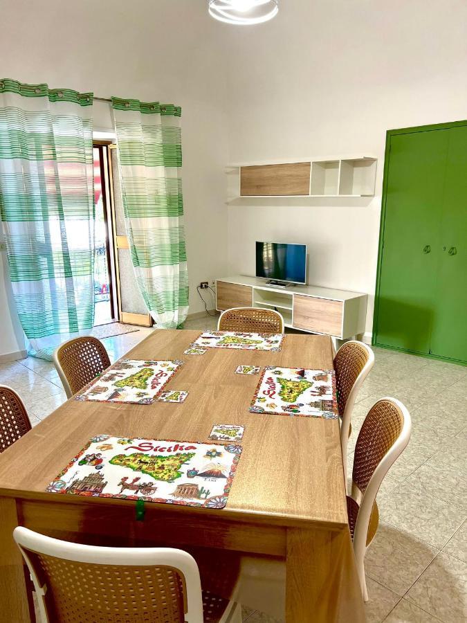 Villa Gira Vota E Furria Santo Stefano di Camastra Exterior foto